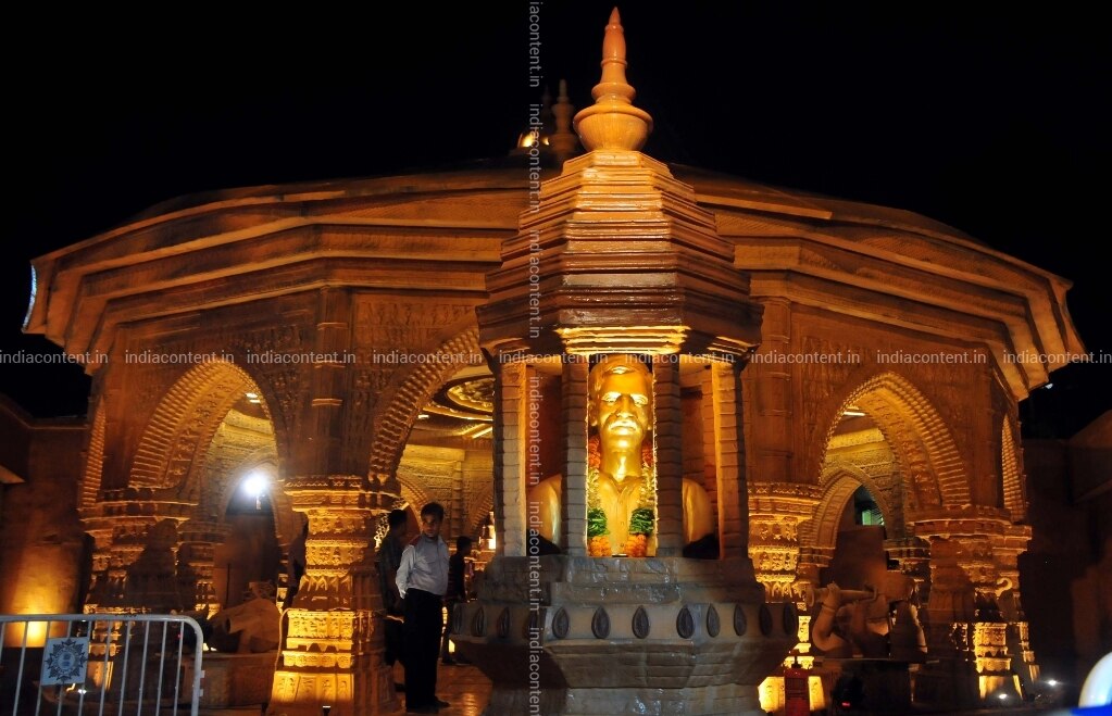 Buy Kolkata A View Of Babubagan Durga Puja Pandal In Kolkata On Oct 14 2018 Photo Kuntal Chakrabarty Ians Pictures Images Photos By Ians Others Pictures The santoshpur lake pally puja pandal used around 4. india content
