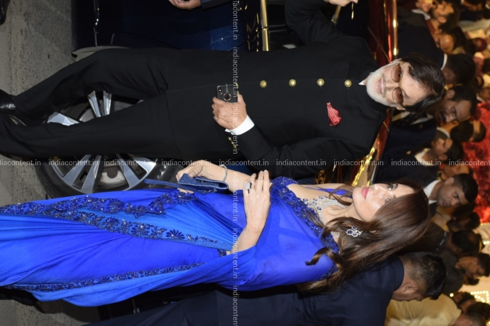 Buy Mumbai Actir Sanjay Khan With His Wife Zarine Katrak And Daughter Farah Khan Ali At The Wedding Ceremony Of Industrialist Mukesh Ambanis Daughter Isha Ambani And Anand Piramal At Antilia In Zarine katrak, sanjay khan, priyanka chopra's party. india content