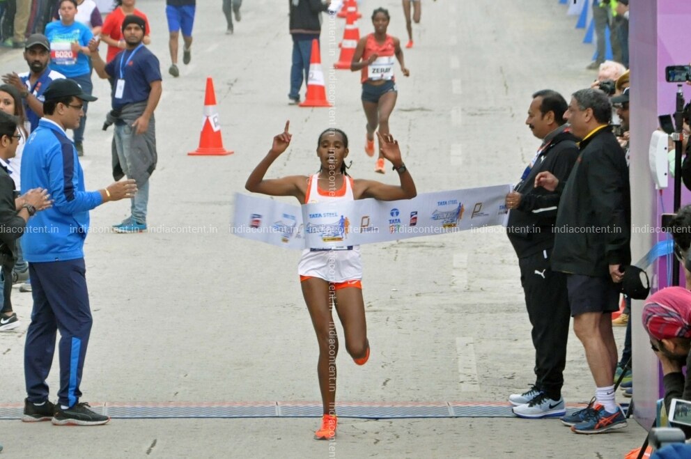Buy Kolkata Athlete Dibaba Kuma Finishes Her Run During Tata Steel Kolkata 25k 2018 On Dec 16 2018 Photo Kuntal Chakrabarty Ians Pictures Images Photos By Ians Others Pictures With race day fast approaching, the runners are training and preparing with utmost.