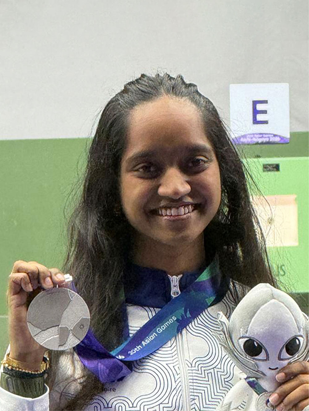 Elavenil Varlarivan