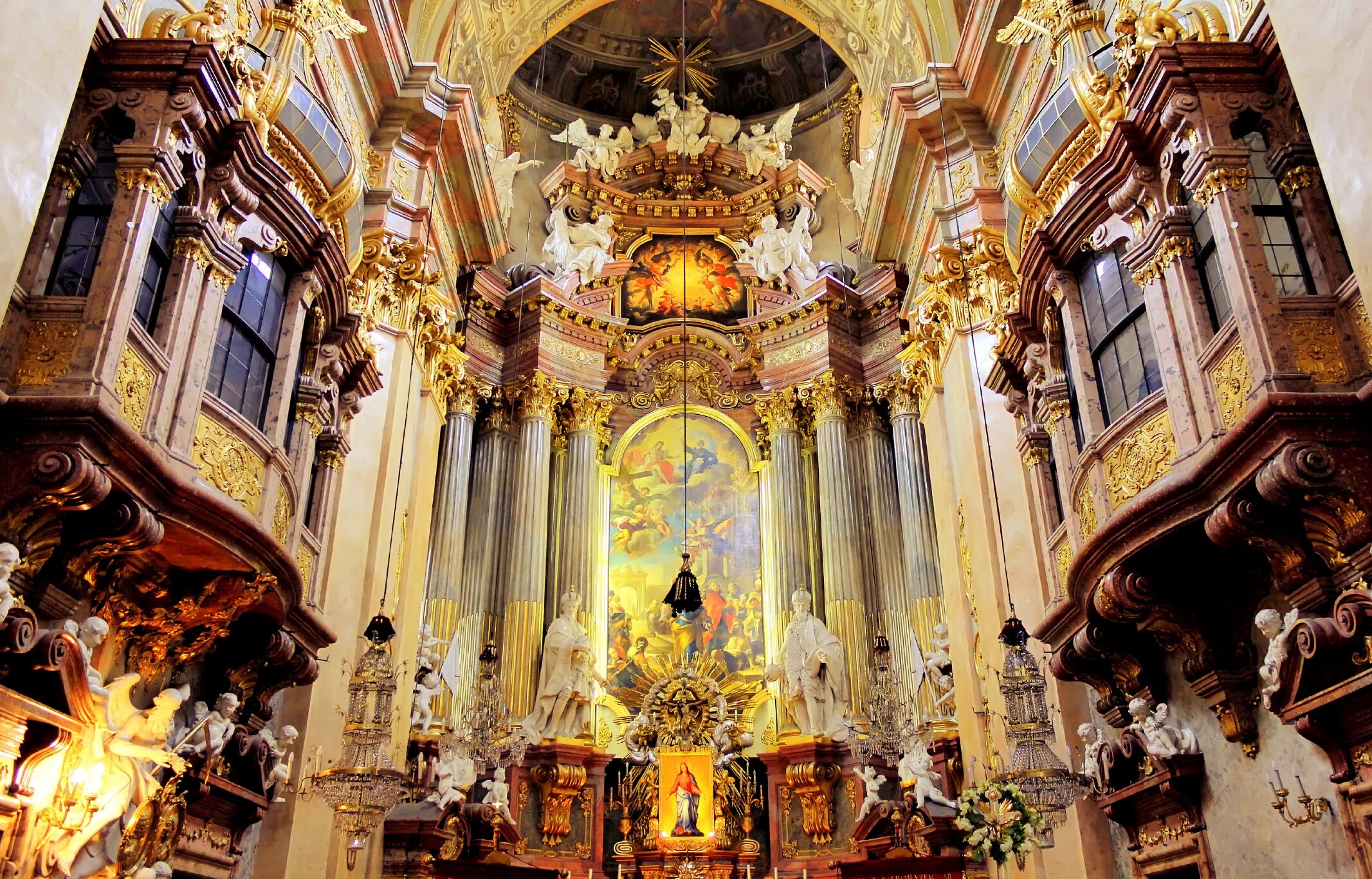 Барокко италия 17 век. Джованни паоло интерьер собора святого петра. Церковь петергофа растрелли. Кировское барокко. Барокко в турции.