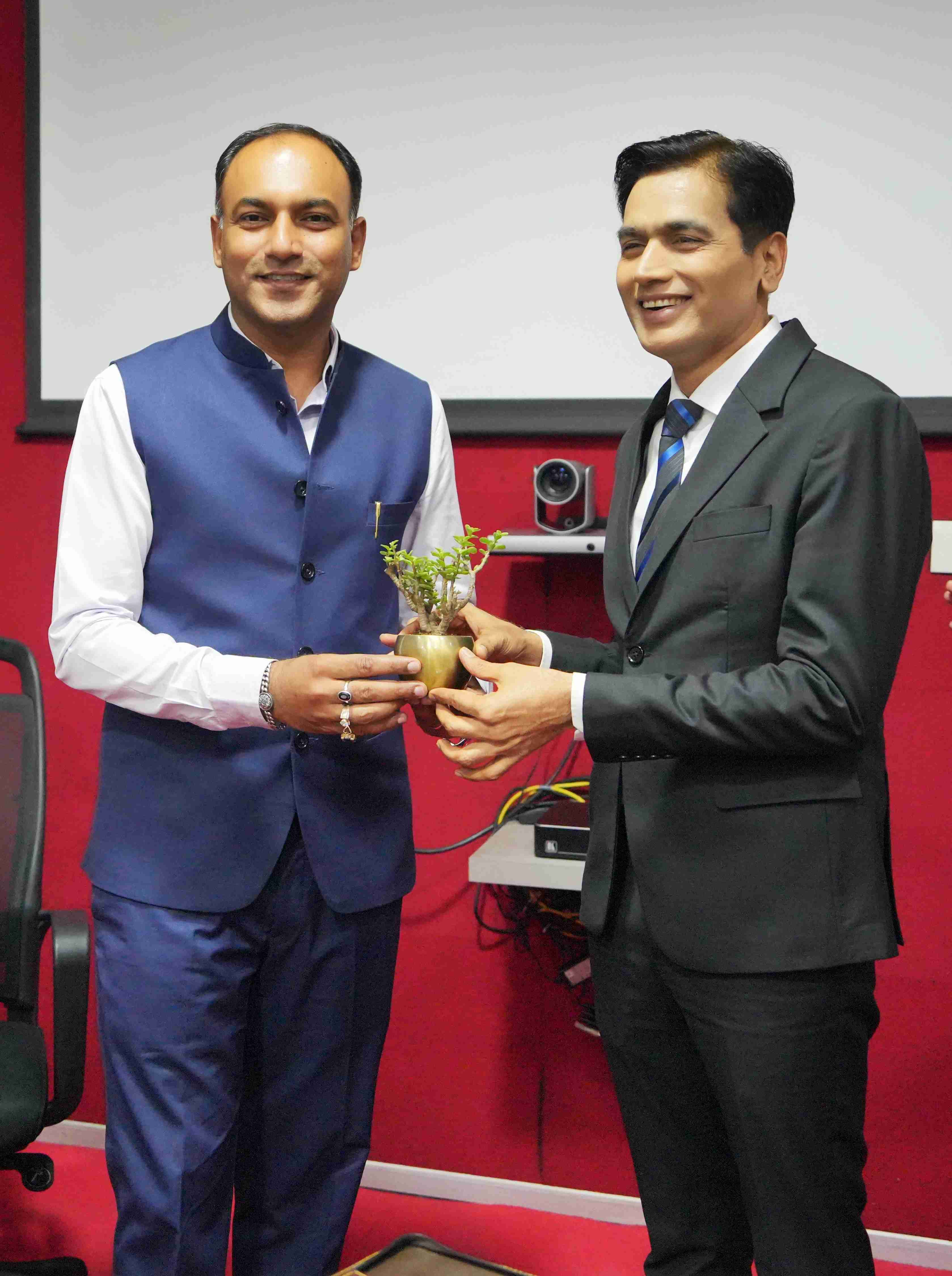 Partnering for Growth: Mr. Sayeed Ansari, Managing Editor-Special Projects, Aaj Tak and Dr. Mayank Agarwal, Managing Director, IIMT Group of Colleges