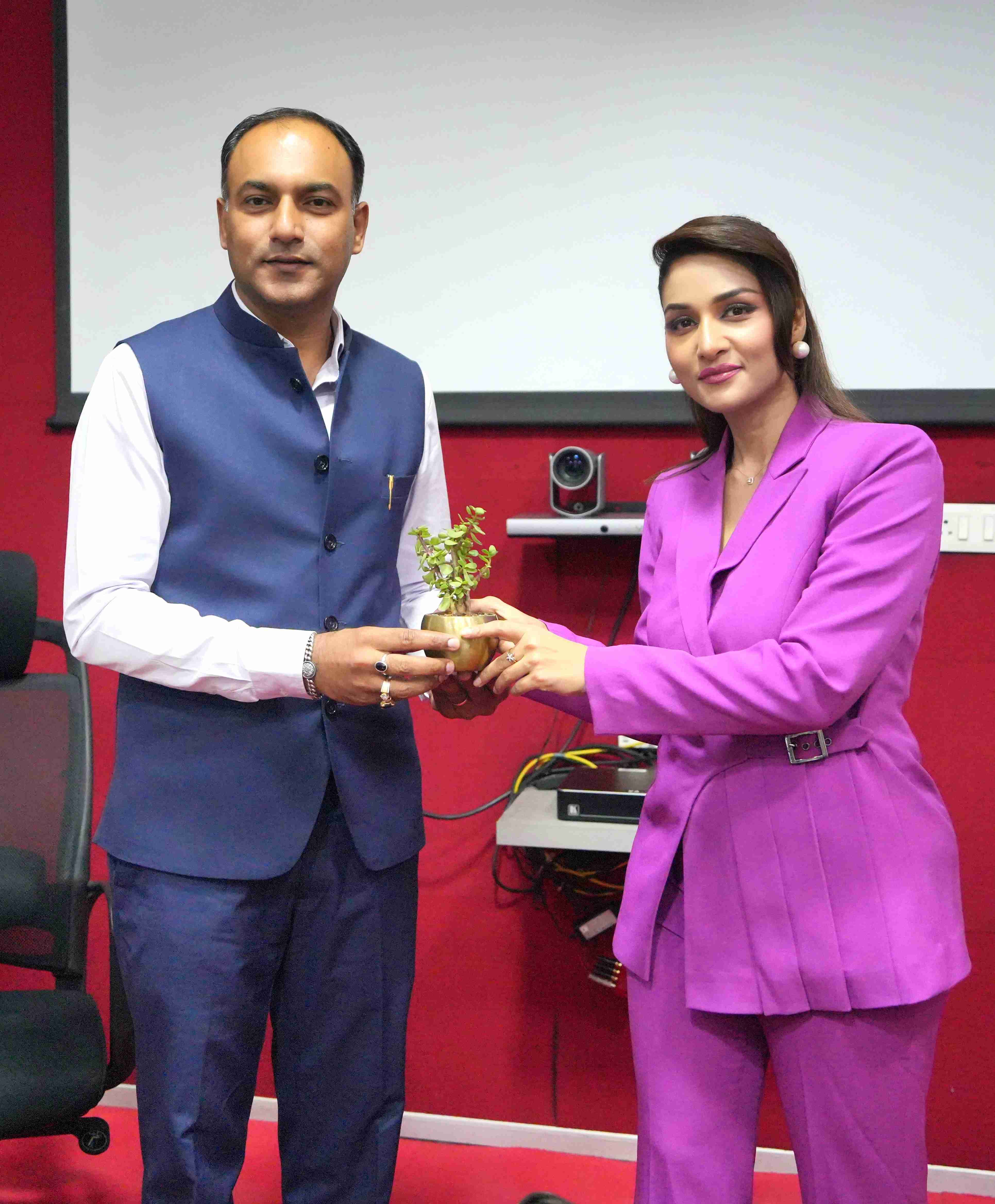 Nurturing Futures: Ms. Arpita Arya, Associate Executive Producer, Aaj Tak Output and Dr. Mayank Agarwal, Managing Director, IIMT Group of Colleges