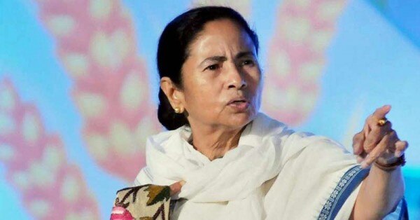 सीबीआई पर कोलकाता से दिल्ली तक हंगामा बरपा है.
