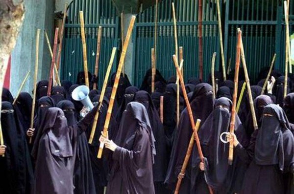 LAL-MASJID 2007
