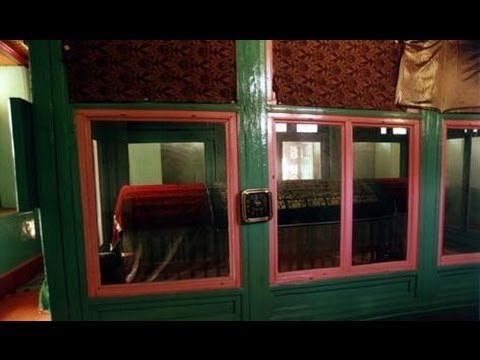 रोज़ाबल के अंदर