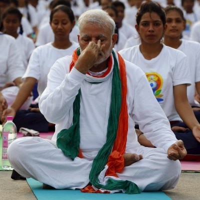 अर्द्ध पद्मासन. पिक्चर: DNA