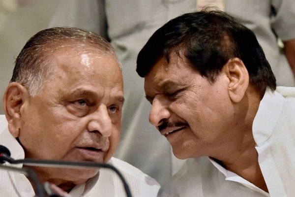 शिवपाल ने अपने भाई रामगोपाल के बेटे अक्षय प्रताप को छोड़ यादव परिवार के किसी सदस्य के खिलाफ कोई प्रत्याशी नहीं उतारा.