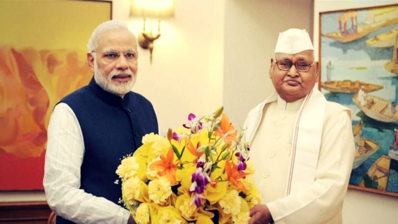 यूपी का वो मुख्यमंत्री, जो रिजाइन कर रिक्शे से घर चला गया - story of ramnaresh yadav, the 'gandhi' cm who was chosen over mulayam but was implicated in vyapam