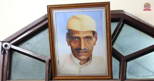 घर में अफजाल अंसारी के पिता की एक तस्वीर