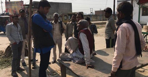 कांशीराम कॉलोनी के लोग, जिन्हें राशन कार्ड पर राशन नहीं मिलता, बिजली बिल कई महीनों का एक साथ आ जाता है