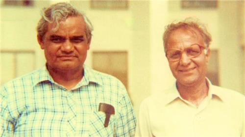 Atal-Bihari-Vajpayee-from-his-younger-days-with-popular-poet-Gulab-Khandelwal