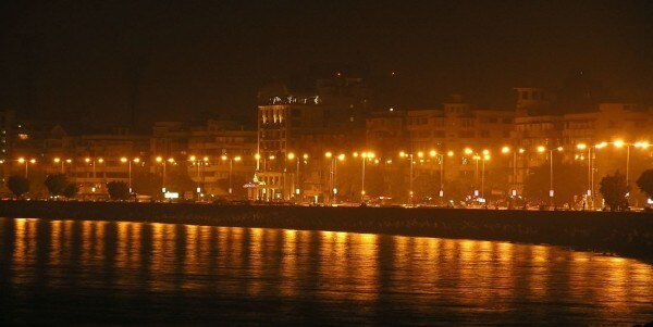 रात के वक्त मुंबई का मरीन ड्राइव (फोटोःWonderful Mumbai)