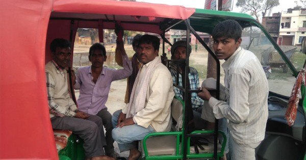 समाजवादी ई-रिक्शा योजना के तहत मिला ई-रिक्शा