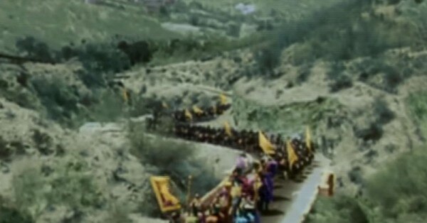 फिल्म का वो सीन, जिसके लिए खंभे हटवाए गए थे