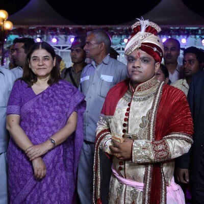 मेनका गांंधी के साथ गौरव गुप्ता