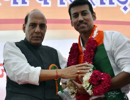 बीजेपी नेता राजनाथ सिंह के साथ राज्यवर्धन सिंह राठौड़.