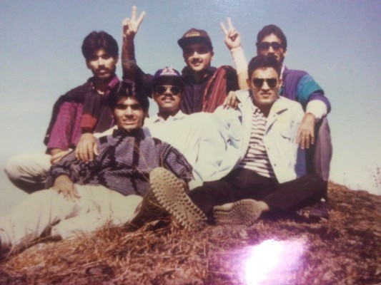 कुलभूषण दाएं से पहले