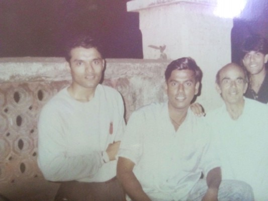 कुलभूषण बाएं से पहले