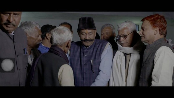 फिल्म में हिंदू मुस्लिम रिश्तों को मज़बूत करने की एक अच्छी कोशिश की गई है.
