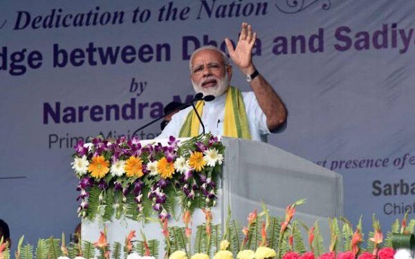 पुल के उद्घाटन के कार्यक्रम में बोलते प्रधानमंत्री मोदी
