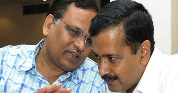 अरविंद केजरीवाल के साथ सत्येंद्र जैन - फाइल फोटो अरविंद केजरीवाल के साथ सत्येंद्र जैन - फाइल फोटो