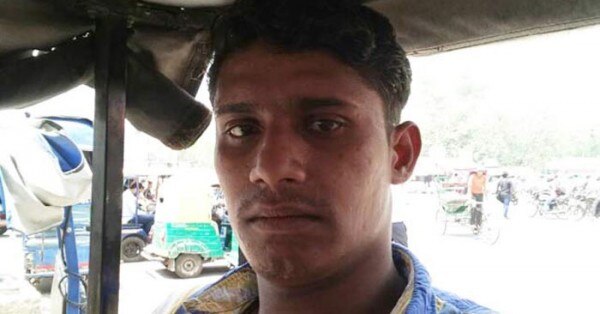 सड़क पर पेशाब करने वालों के हाथों मारा गया रविंद्र