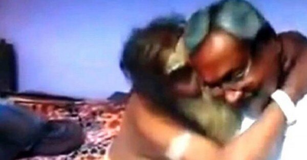 तांत्रिक के साथ नीतीश कुमार