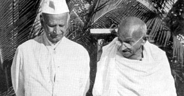 महात्मा गांधी के साथ ठक्कर बापा