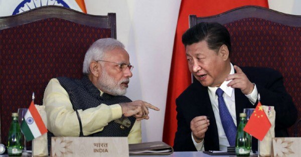 भारतीय प्रधानमंत्री नरेंद्र मोदी और चीनी राष्ट्रपति शी जिनपिंग