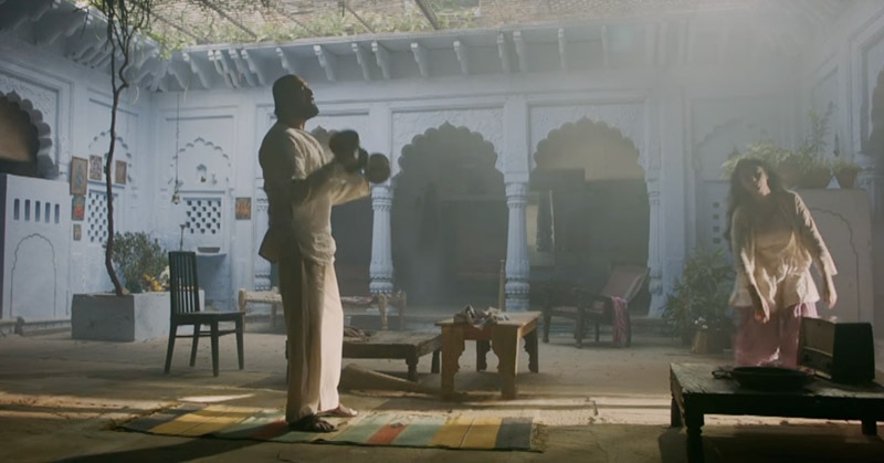 'भूमि' के एक दृश्य में संजय