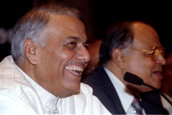 यशवंत सिन्हा की सियासी पारी जिस तेजी से बढ़ी वो चौंकाने वाली थी.