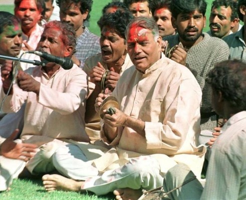 यशवंत सिन्हा राजनीति में पहले चंद्रशेखर और बाद में आडवानी के सहारे आगे बढ़ते रहे