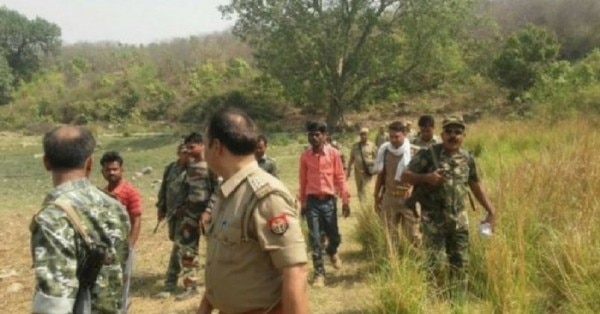 बबली कोल को पकड़ने के लिए पाठा के जंगलों में सर्च अभियान में लगी पुलिस.