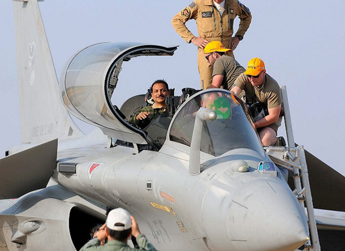 देखते हैं, अब क्या उड़ाने को मिलता है राजीव प्रताप रूडी को