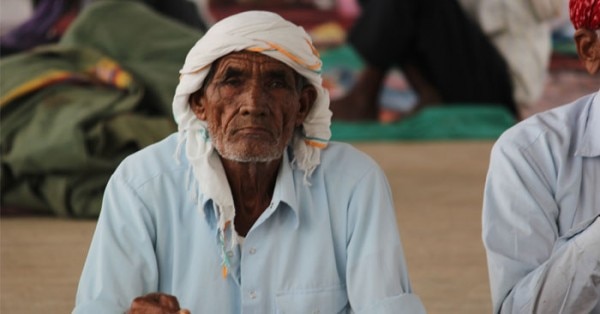 ये किसान पहले खेतों में जूझते हैं और फिर सड़क पर सत्ता से.