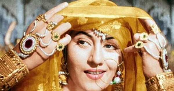 फिल्म 'मुग़ल-ए-आज़म' के एक सीन में मधुबाला.