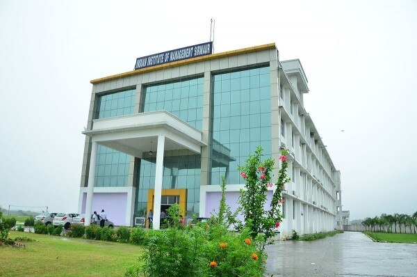 सिरमौर को एकलौता आईआईएम ही मिला है, जिसका नाता सीधा हाई क्लास से है.