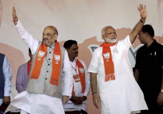दुनिया की सबसे बड़ी पार्टी का तमगा भी तो बचाना है.