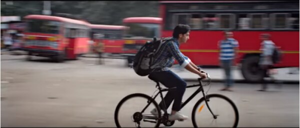 फिल्म में पुणे शहर को बेहद ख़ूबसूरती से फिल्माया गया है.