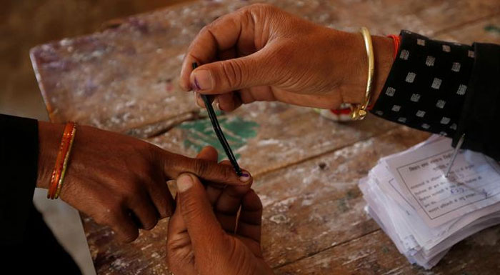 कई बार ऐसा होता था कि अगर सर्दियों में चुनाव होने होते थे, तो ऊपरी इलाकों में पहले ही वोटिंग करा ली जाती थी. इस बार पूरे राज्य में एक ही चरण में चुनाव होना है.
