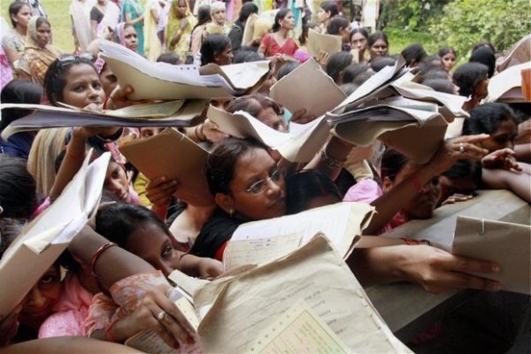 इस वक्त देश में बेरोजगारों का गुस्सा सरकार पर फूट रहा है.( सांकेतिक तस्वीर) इस वक्त देश में बेरोजगारों का गुस्सा सरकार पर फूट रहा है.( सांकेतिक तस्वीर)