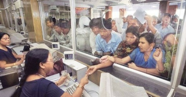 मीरा सान्याल ने अपनी किताब में नोटबंदी की आलोचना की थी.