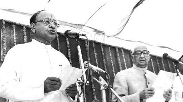 मुख्यमंत्री पद की शपथ लेटे शंकर सिंह वाघेला