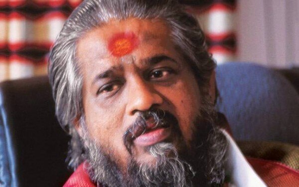 चंद्रास्वामी: ग्रहों की गति देखने वाला यह ज्योतिषी सत्ता के गलियारे का 'डार्क हॉर्स' था