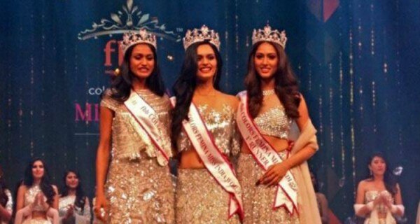 कहने का अर्थ ये नहीं है कि इन लड़कियों ने जीवन में मेहनत नहीं की होगी, संघर्ष नहीं किया होगा. मगर क्या ये संघर्ष समाज की दूसरी औरतों के लिए कुछ बेहतर करता है? जवाब आप खुद सोचें.