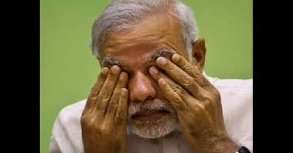 जो फायदे गिनाए थे, उनसे आइस-पाइस खेलते पीएम मोदी.