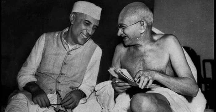 जब जवाहरलाल नेहरू ने गांधी की हत्या का समाचार दिया था, तो उनकी आवाज रुंधी हुई थी. आवाज जैसे उनका साथ नहीं दे रही थी.