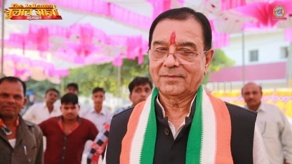 कांग्रेस के मोहनभाई राठवा 9 बार चुनाव जीत चुके हैं. दसवीं बार लड़ रहे हैं (फोटोःअमितेश सिन्हा / दी लल्लनटॉप)