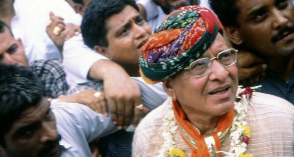 शंकर सिंह वाघेला के बारे में कहा जाता है कि वो एक बार फैसला करने के बाद पीछे नहीं हटते हैं.